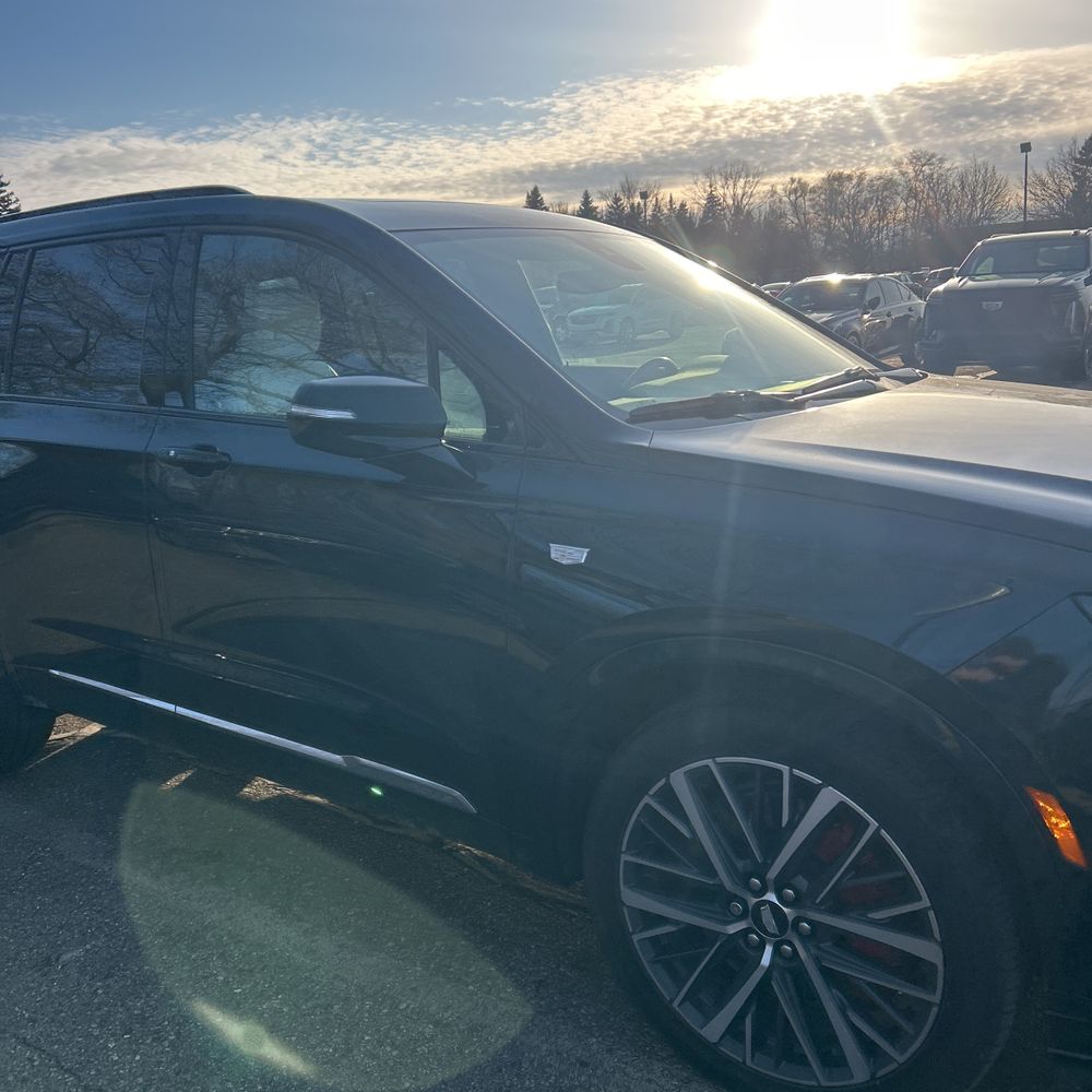 2025 Cadillac XT6 - Image 18