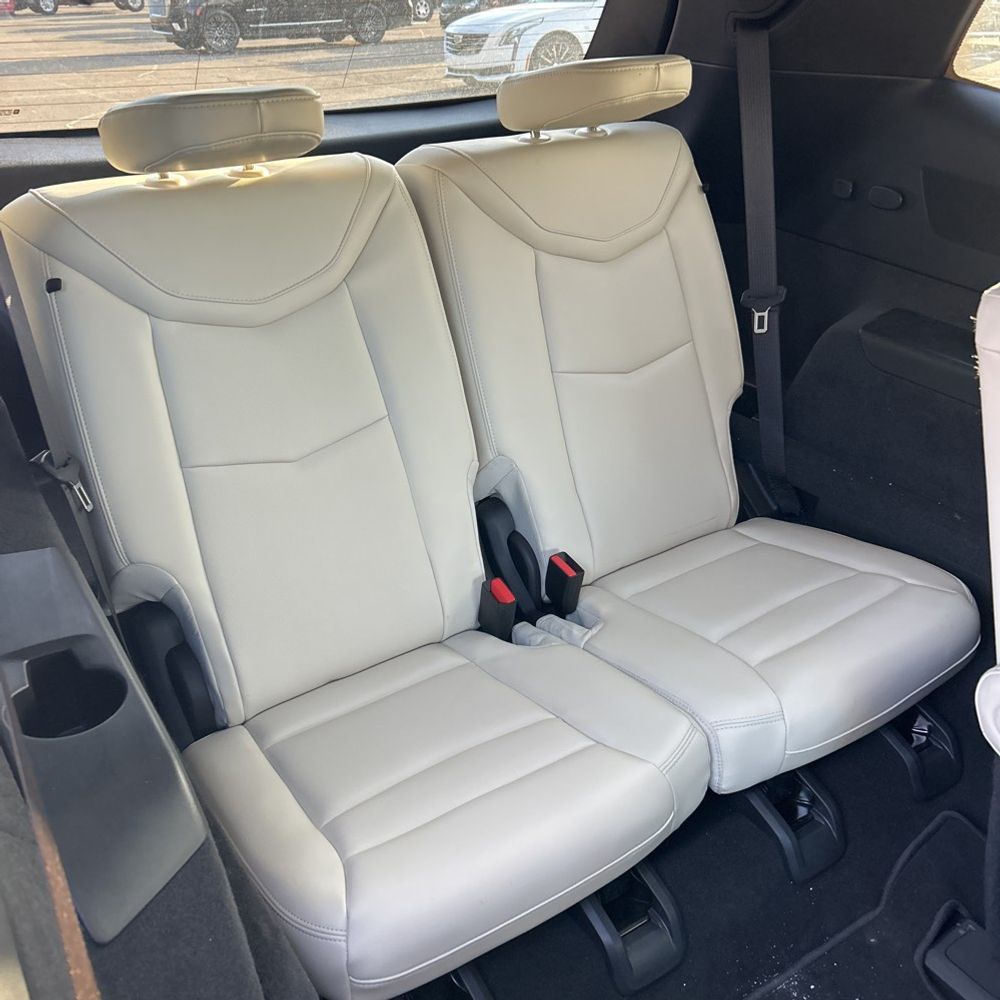 2025 Cadillac XT6 - Image 28