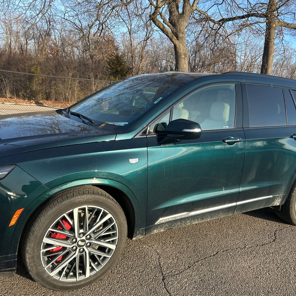 2025 Cadillac XT6 - Image 30