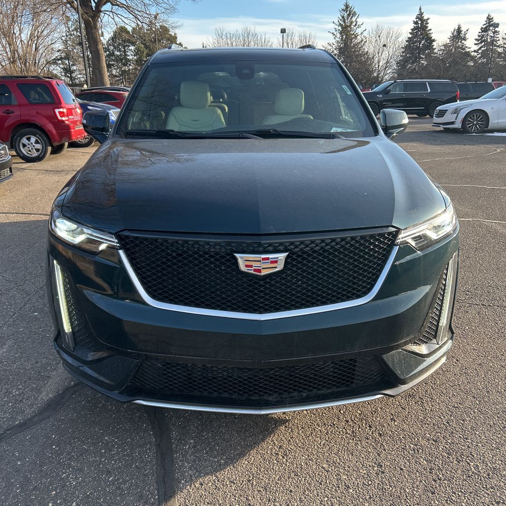 2025 Cadillac XT6 - Image 32