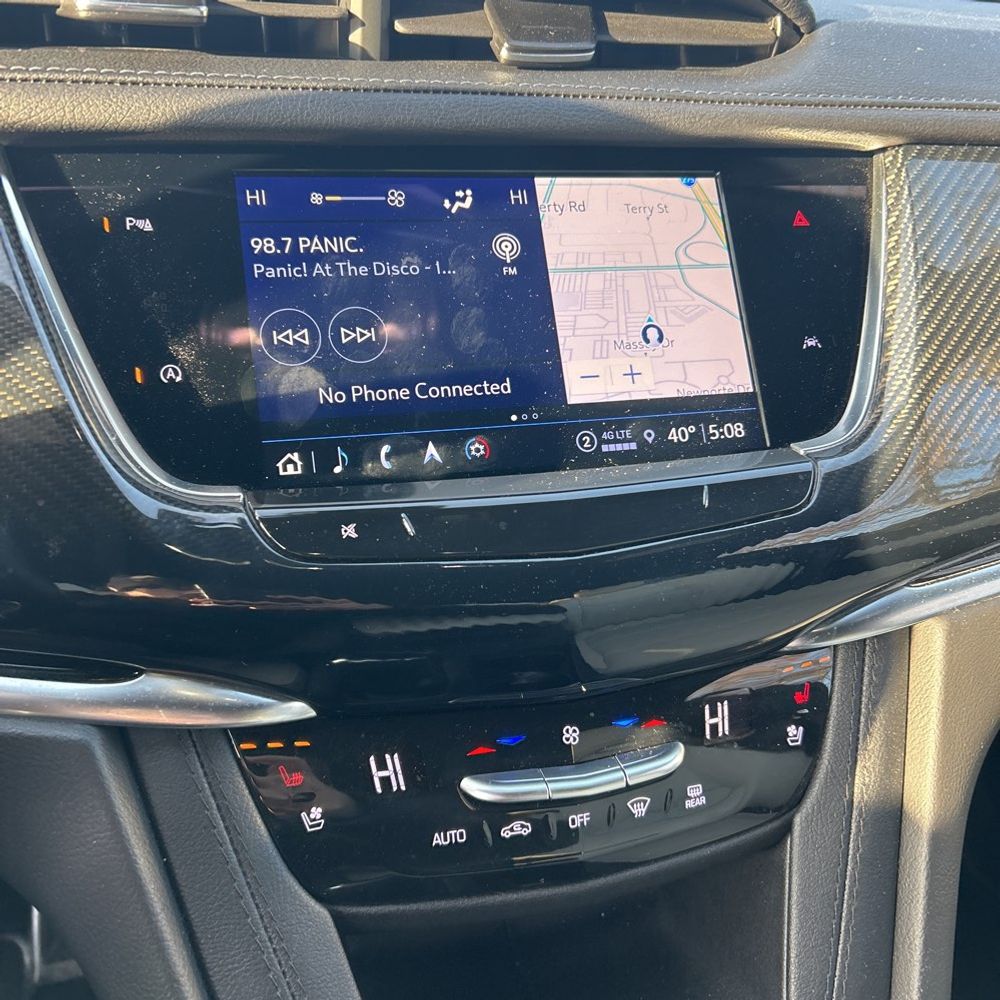 2025 Cadillac XT6 - Image 40