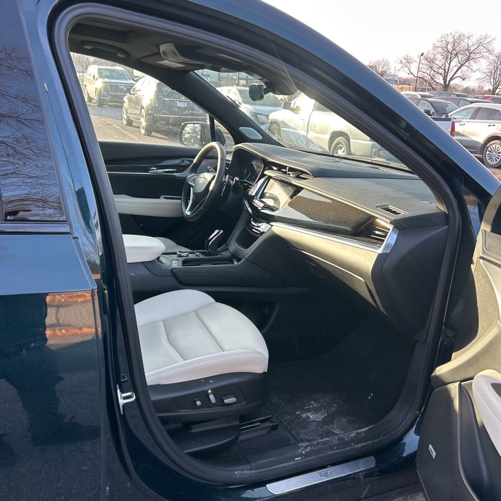 2025 Cadillac XT6 - Image 53