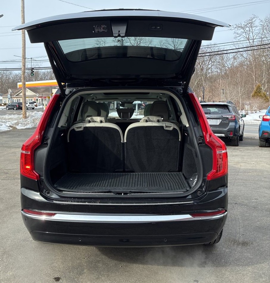 2023 Volvo XC90 - Image 9