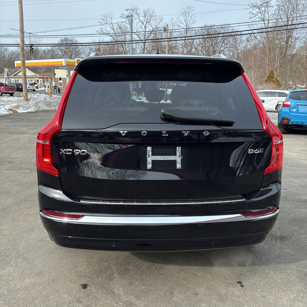 2023 Volvo XC90 - Image 11