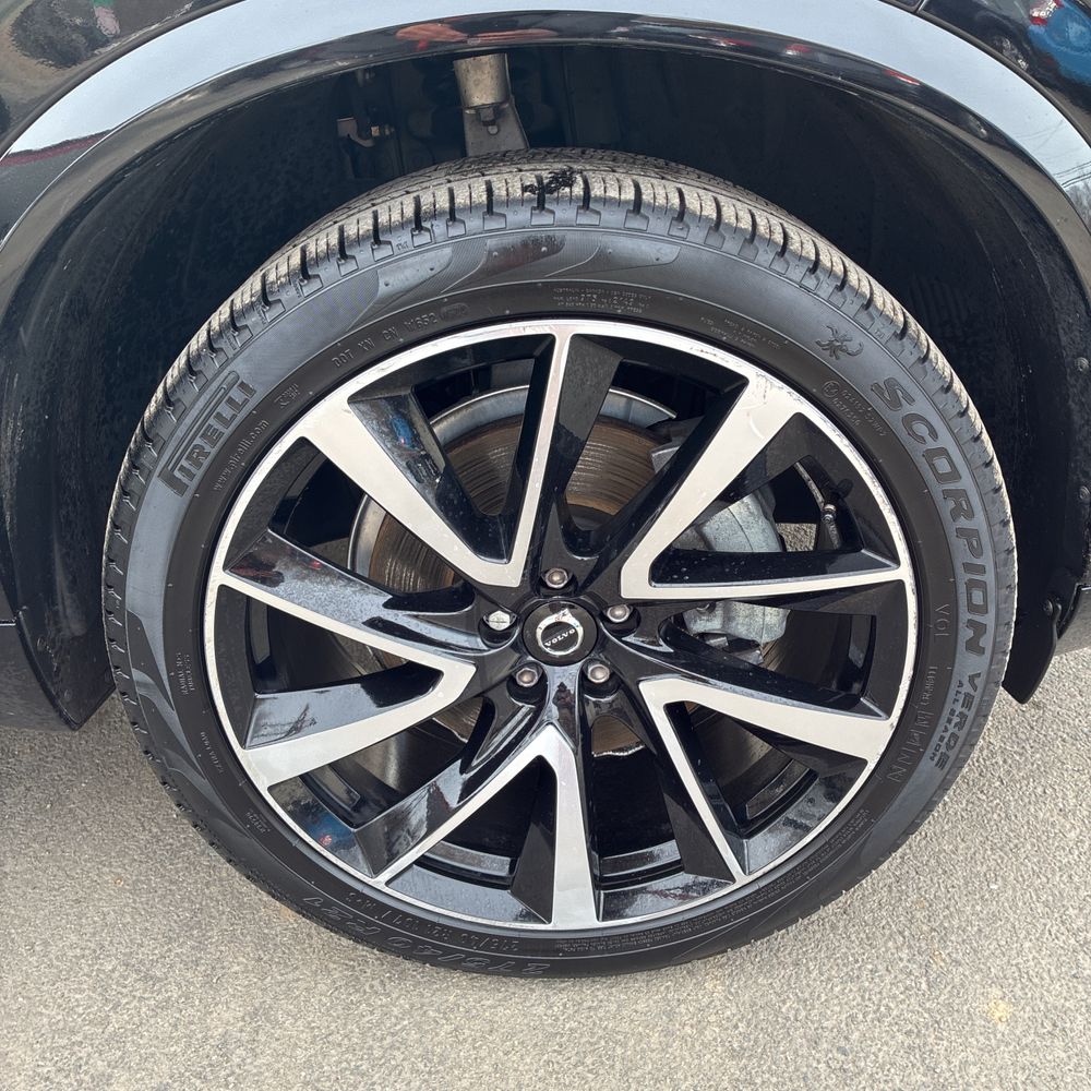 2023 Volvo XC90 - Image 28