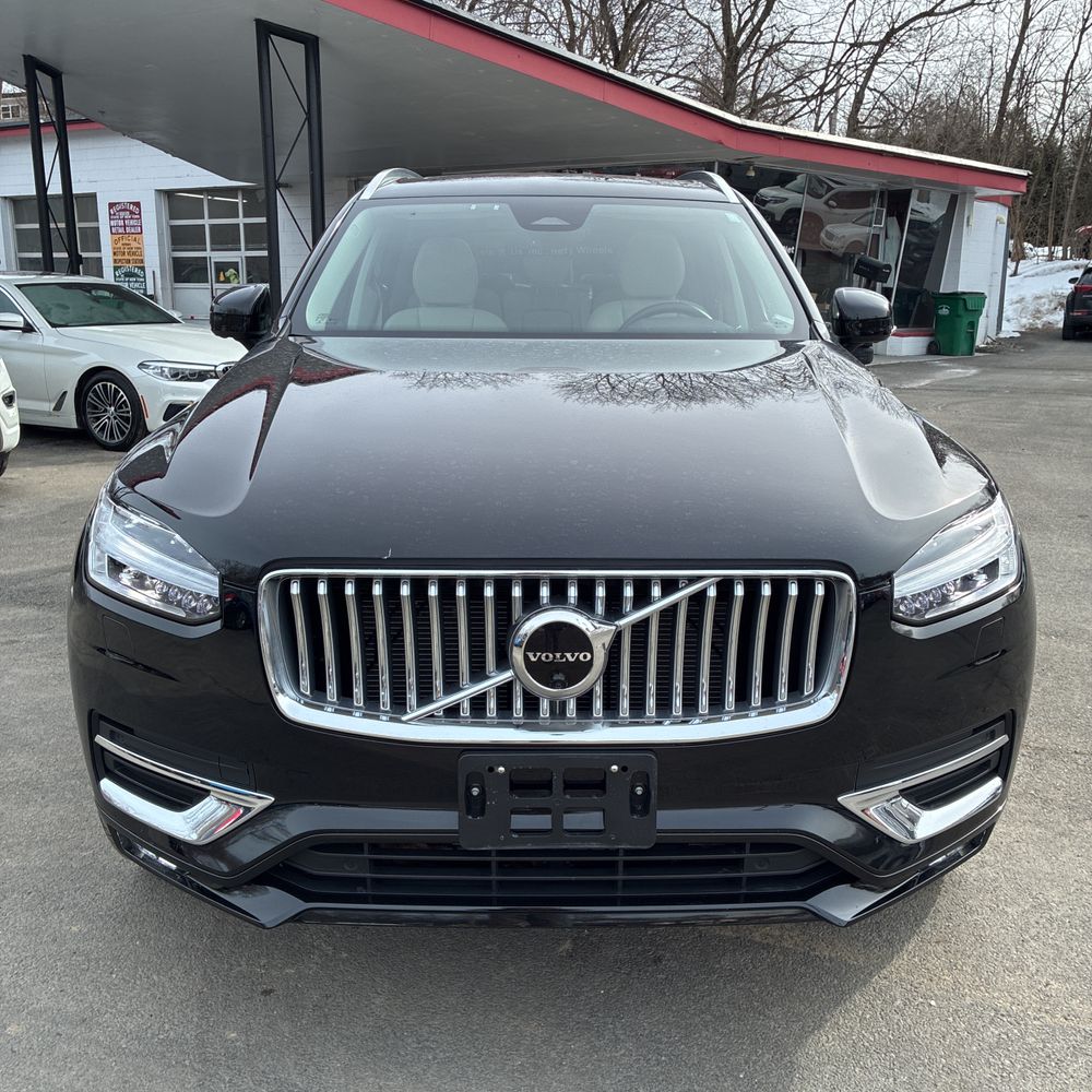 2023 Volvo XC90 - Image 32