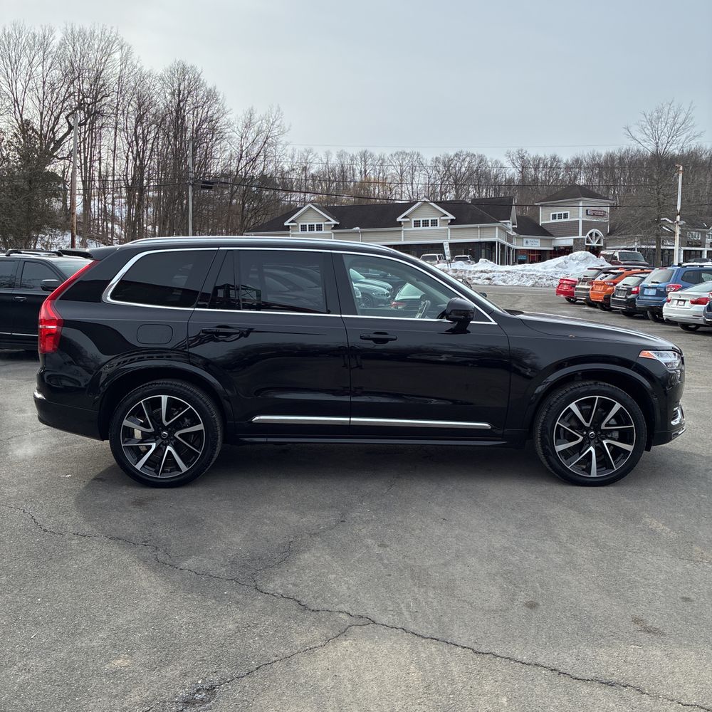 2023 Volvo XC90 - Image 35