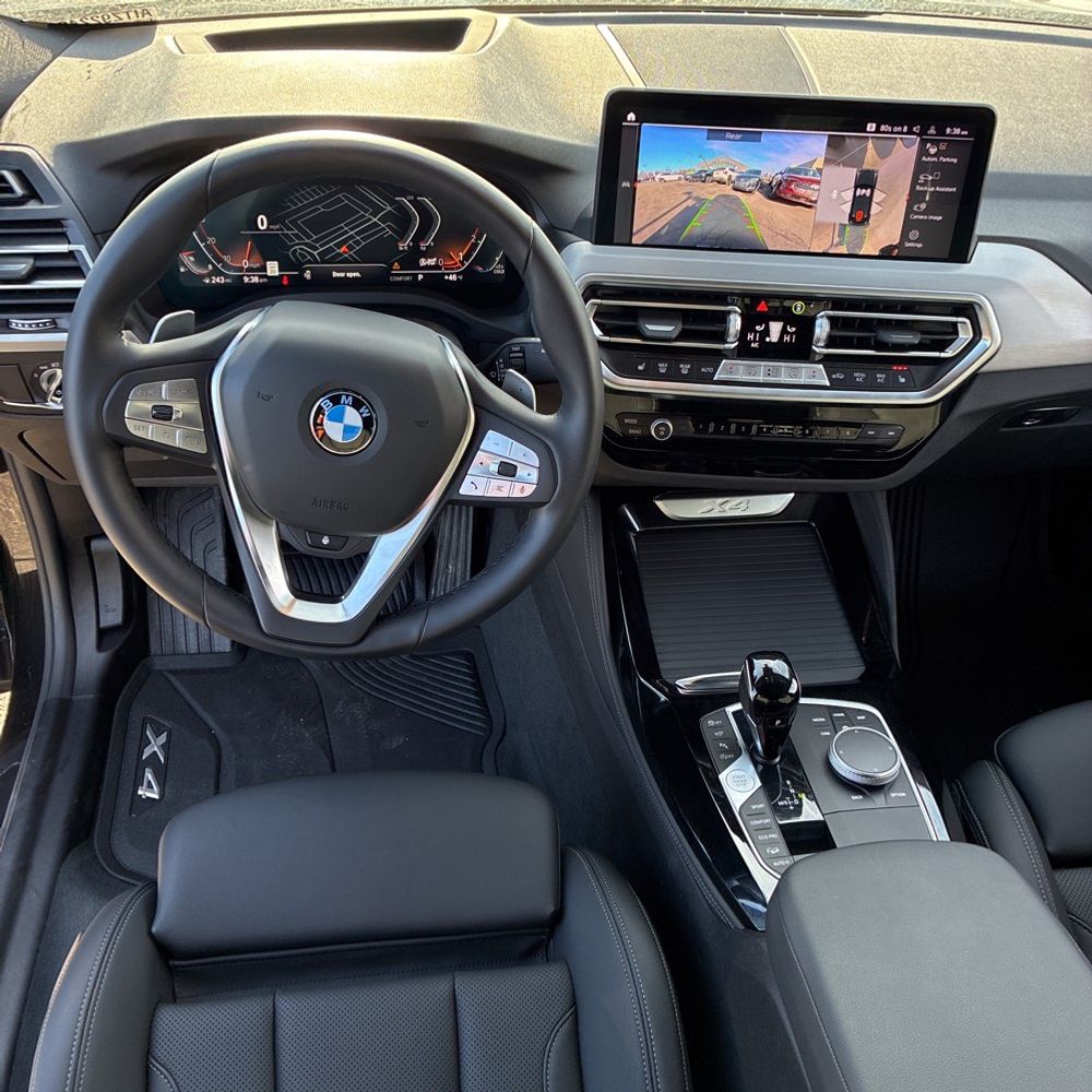 2025 BMW X4 - Image 4