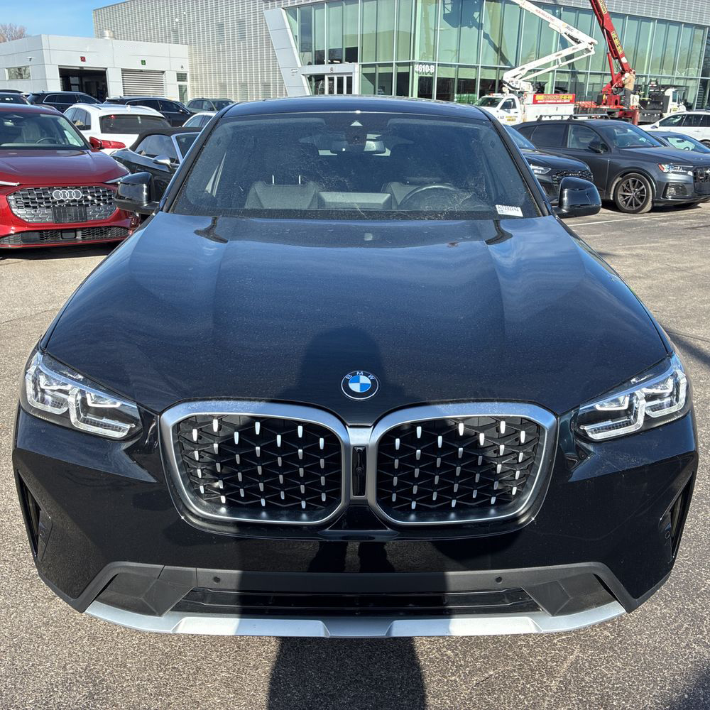 2025 BMW X4 - Image 21