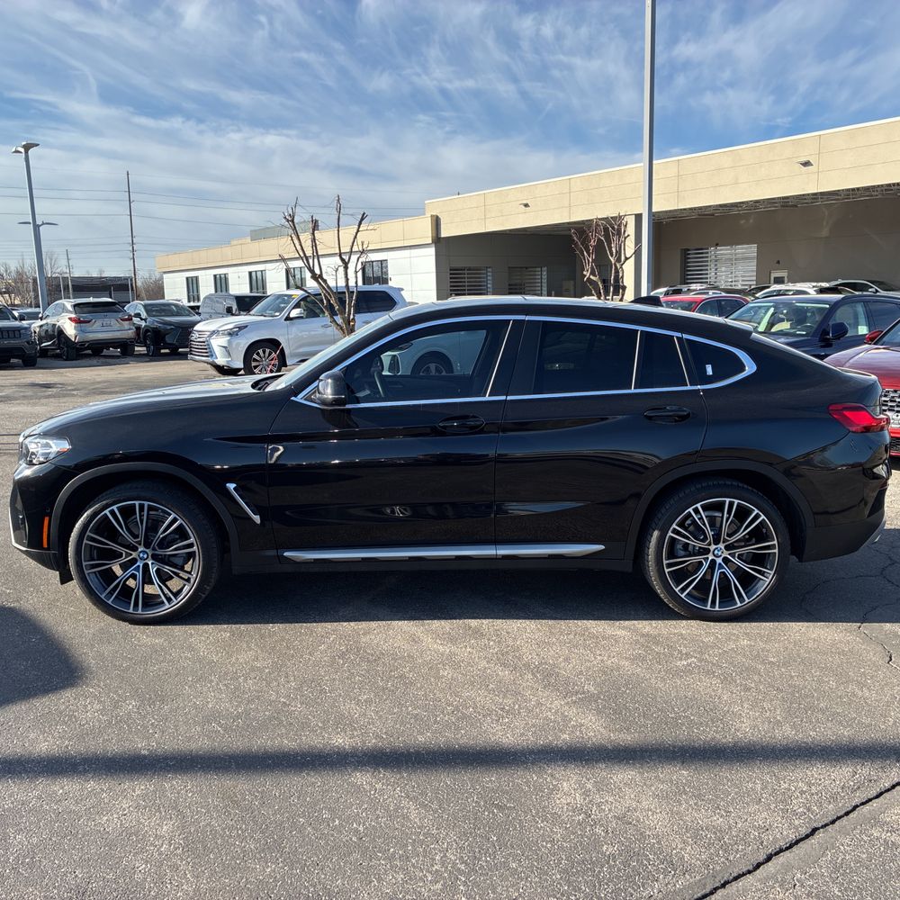 2025 BMW X4 - Image 25