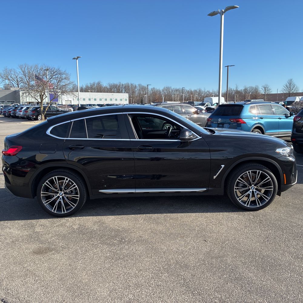 2025 BMW X4 - Image 31