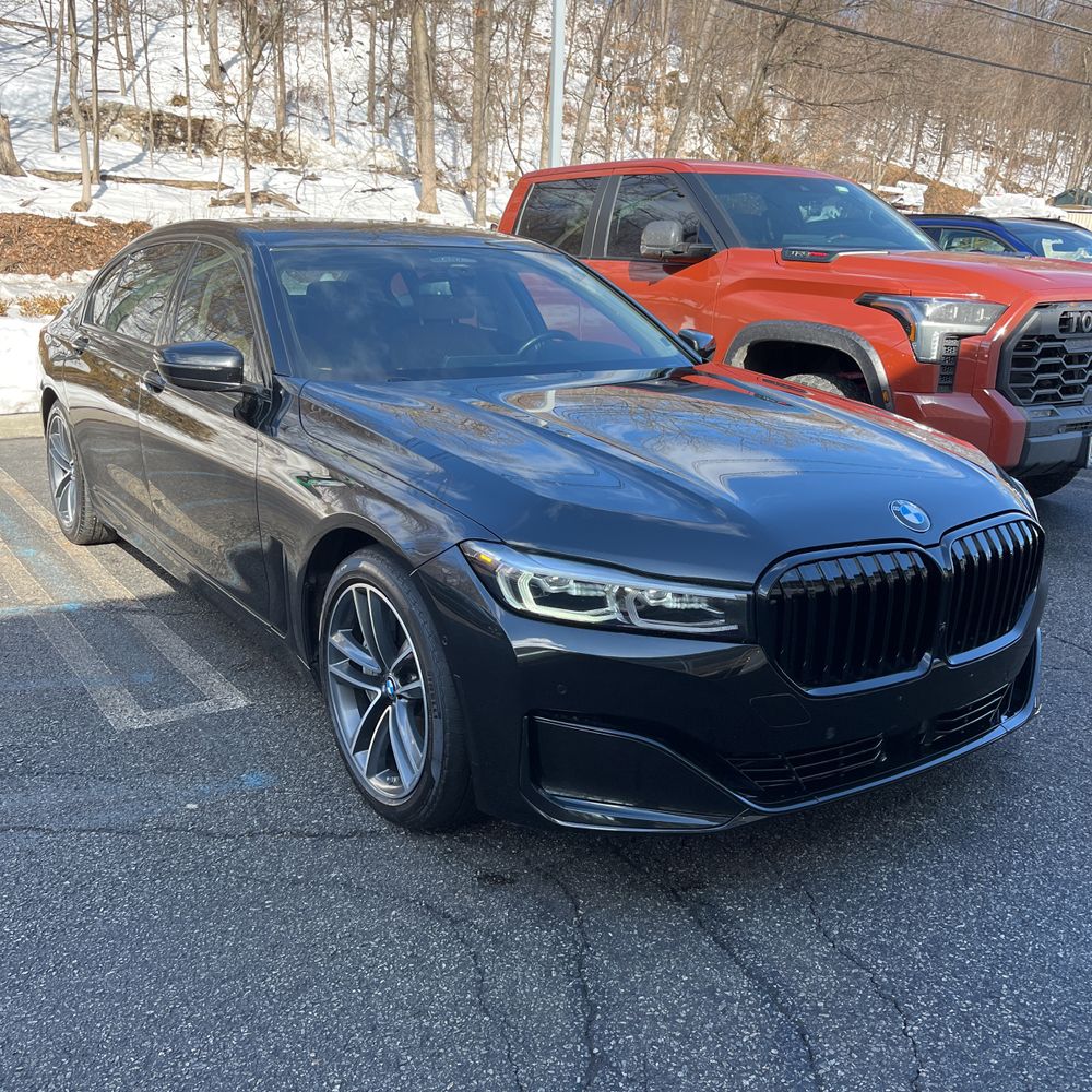 2021 BMW 7 Series - Image 9