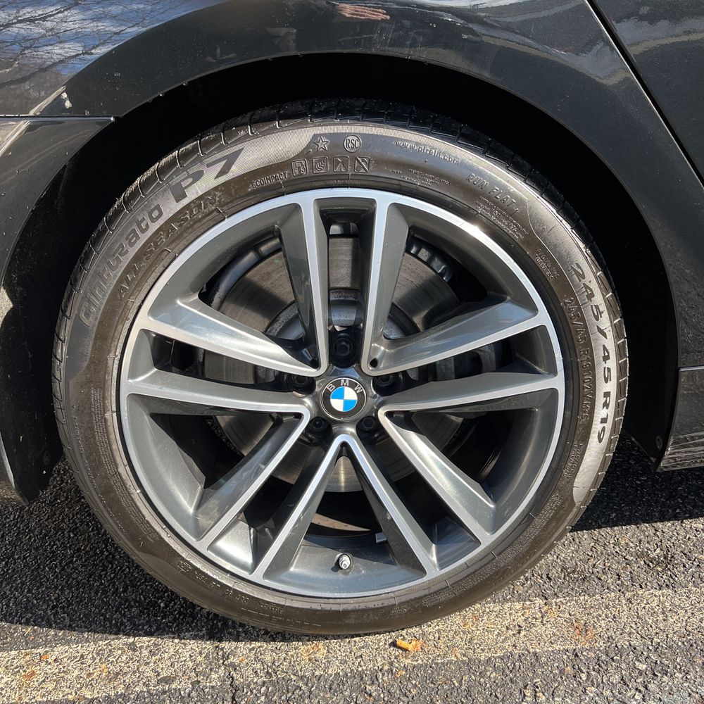 2021 BMW 7 Series - Image 16