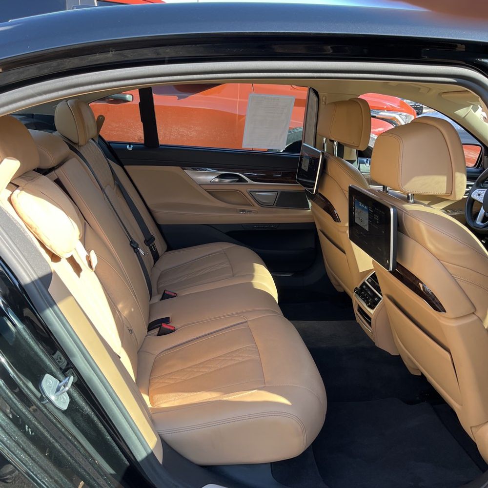 2021 BMW 7 Series - Image 18