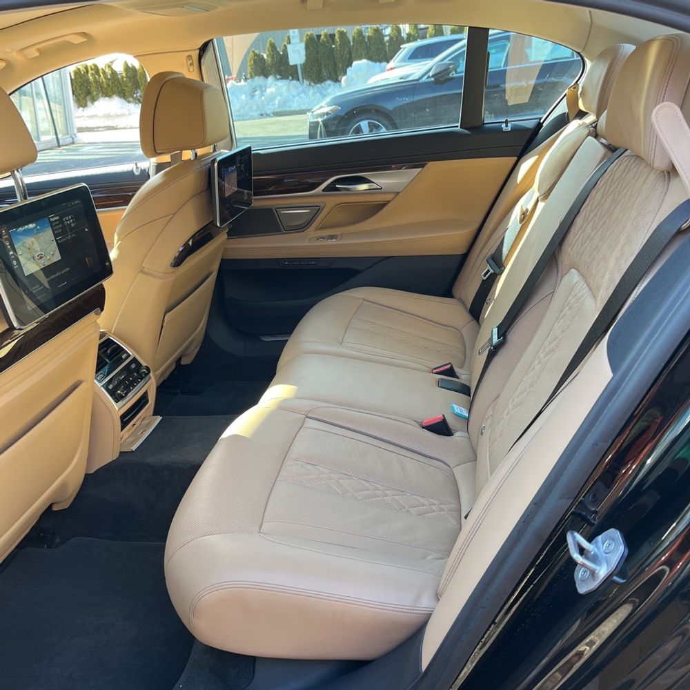 2021 BMW 7 Series - Image 23