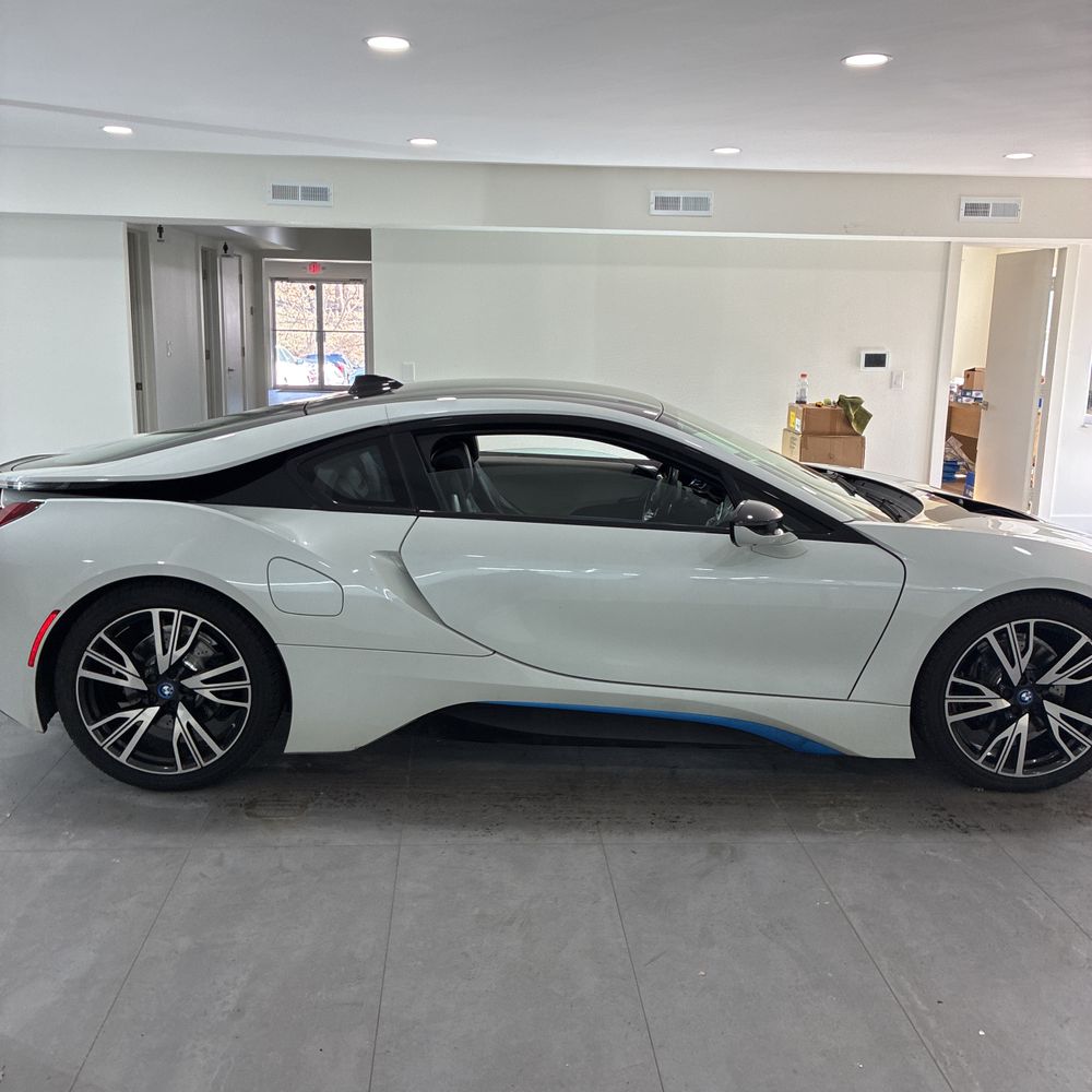 2016 BMW i8 - Image 9