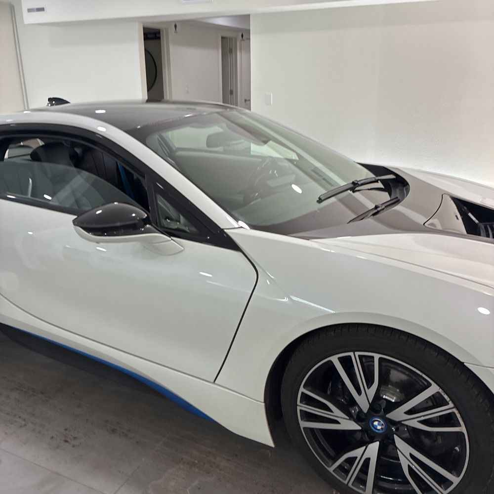 2016 BMW i8 - Image 11