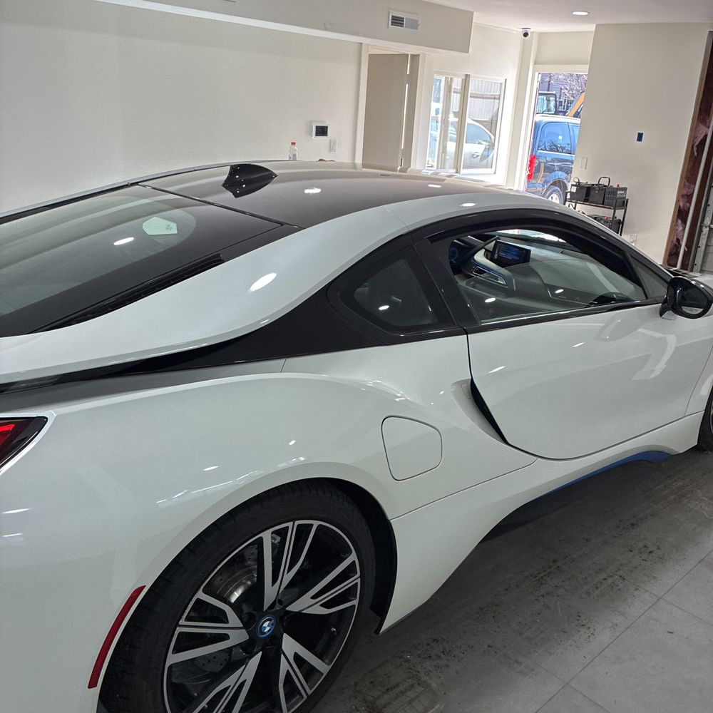 2016 BMW i8 - Image 12