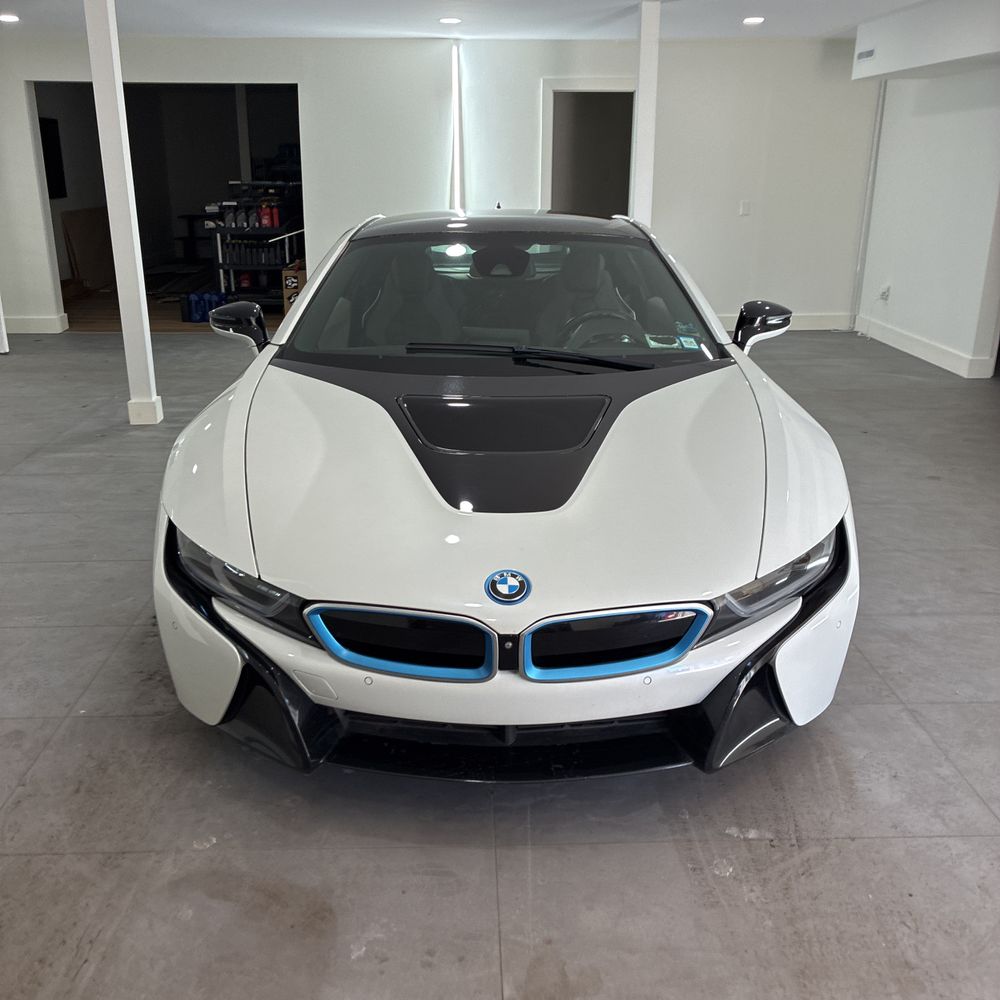 2016 BMW i8 - Image 13