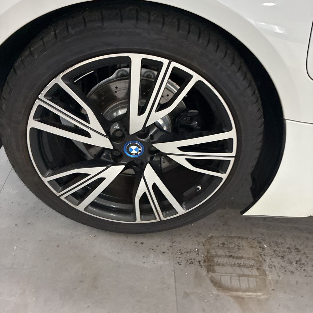 2016 BMW i8 - Image 16