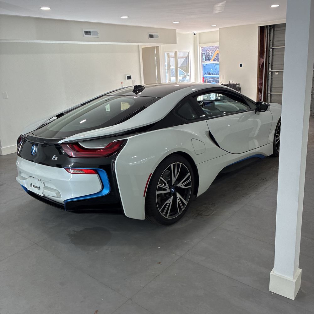 2016 BMW i8 - Image 33
