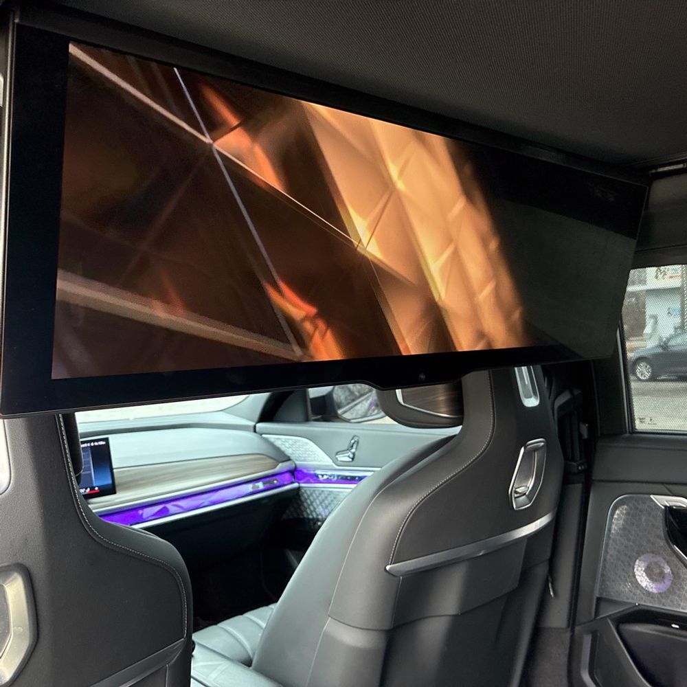 2025 BMW 7-Series - Image 10