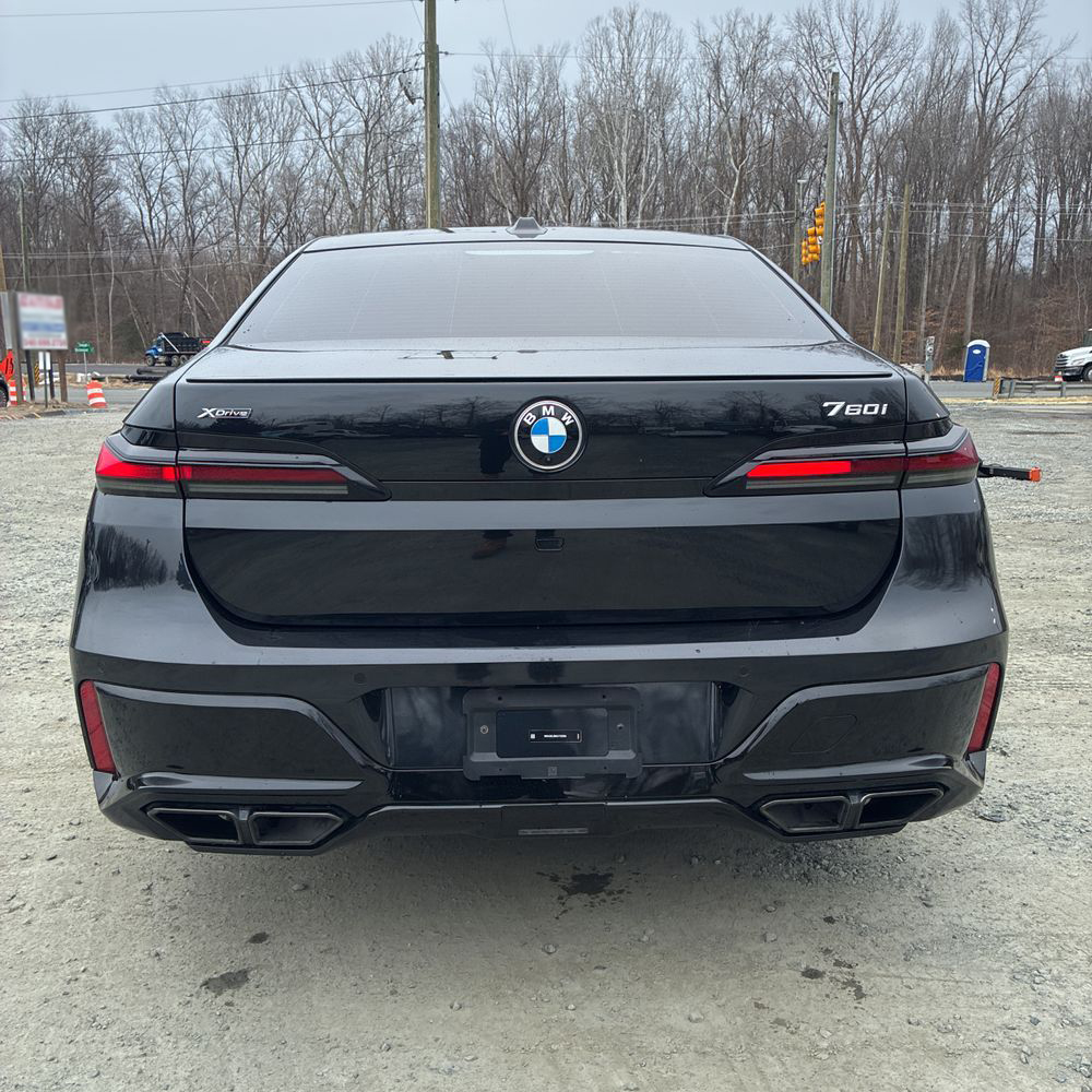 2025 BMW 7-Series - Image 27