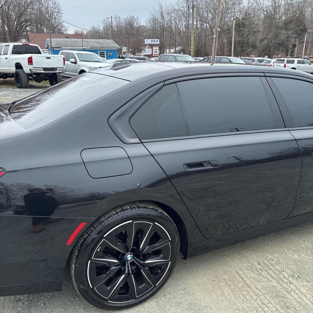 2025 BMW 7-Series - Image 31