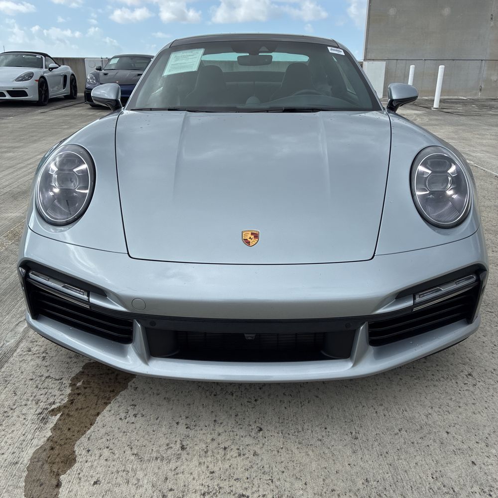 2022 Porsche 911 - Image 2