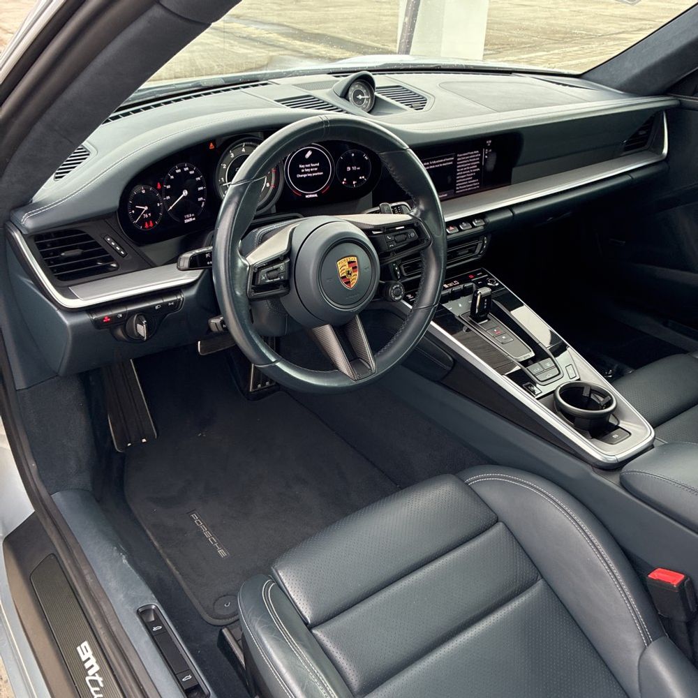 2022 Porsche 911 - Image 3