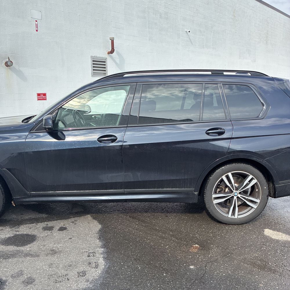 2021 BMW X7 - Image 13
