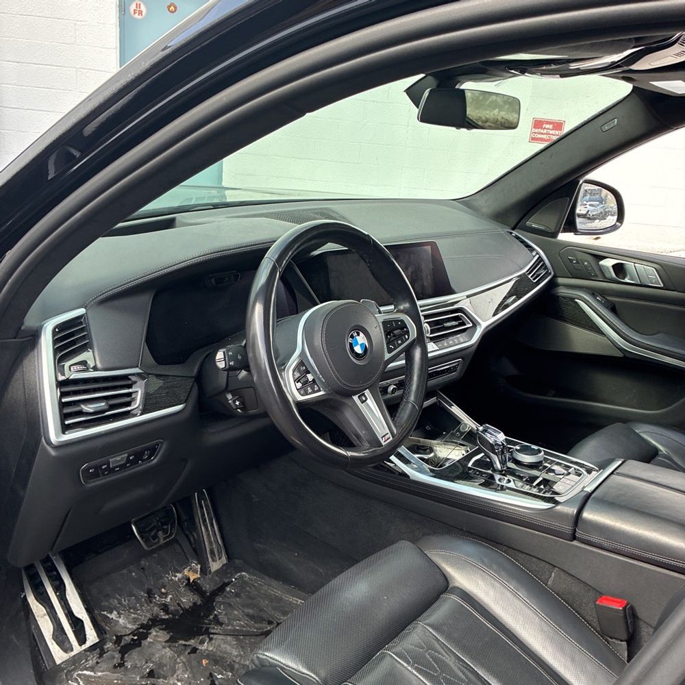 2021 BMW X7 - Image 22