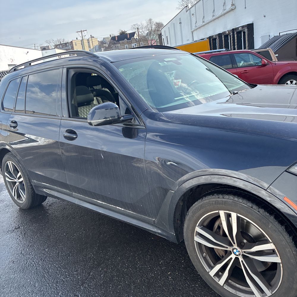 2021 BMW X7 - Image 27