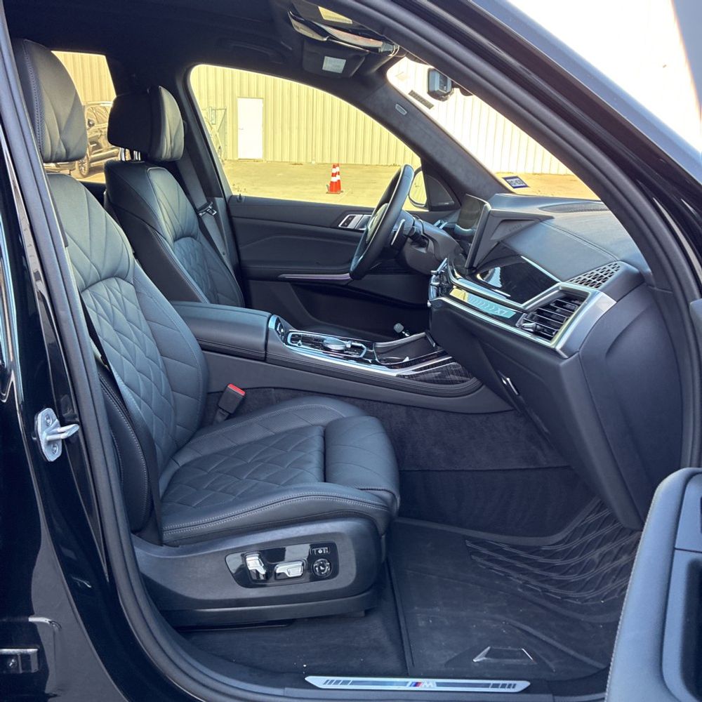 2024 BMW X7 - Image 15