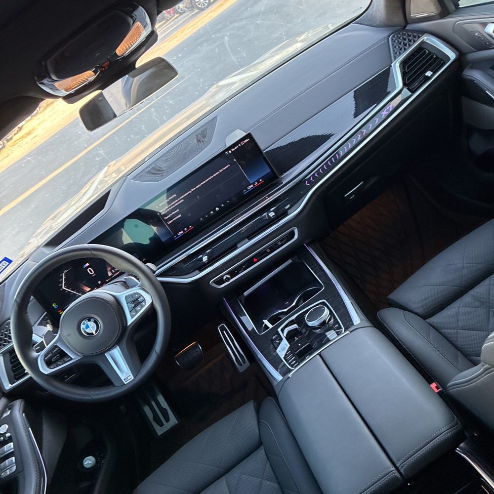 2024 BMW X7 - Image 22