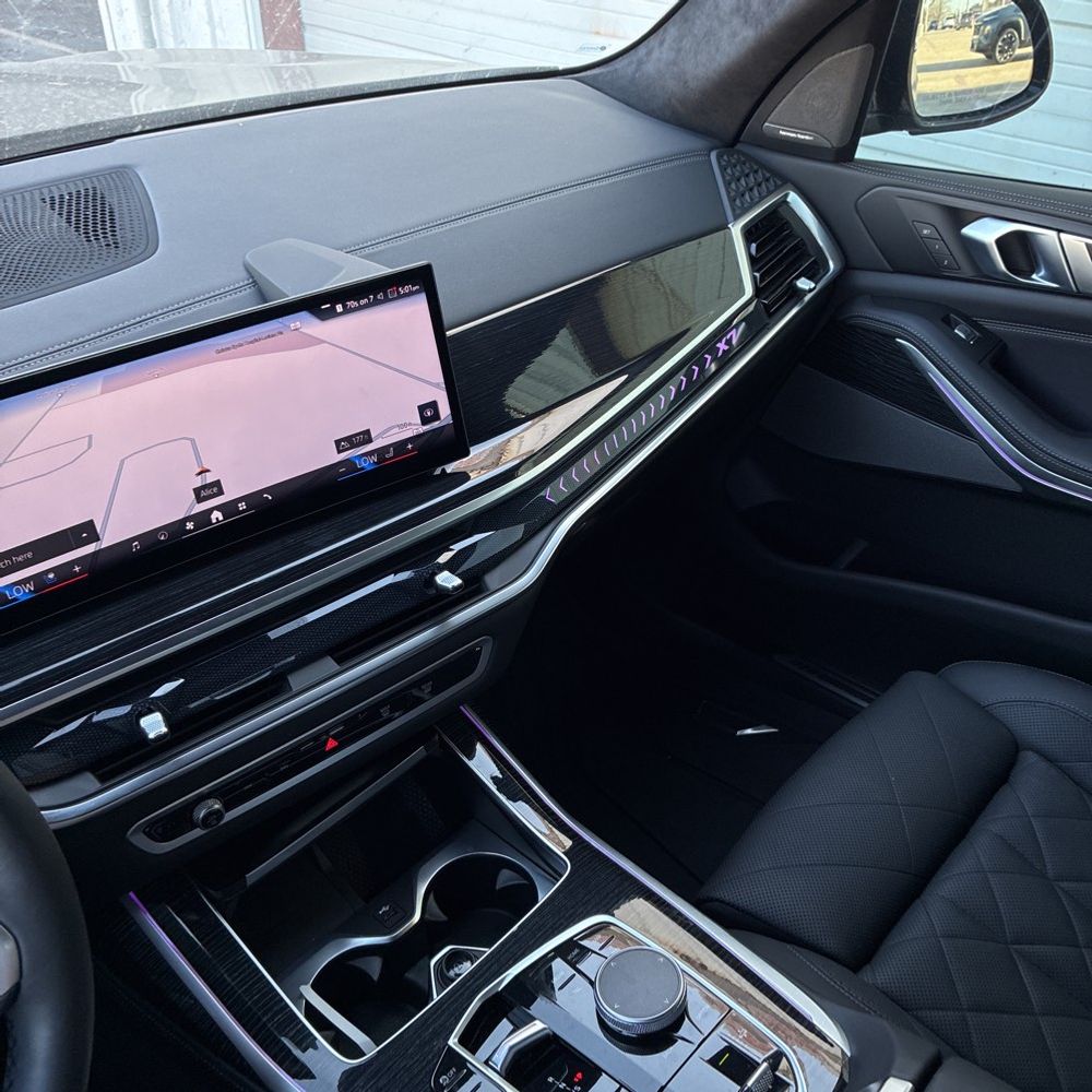 2024 BMW X7 - Image 23