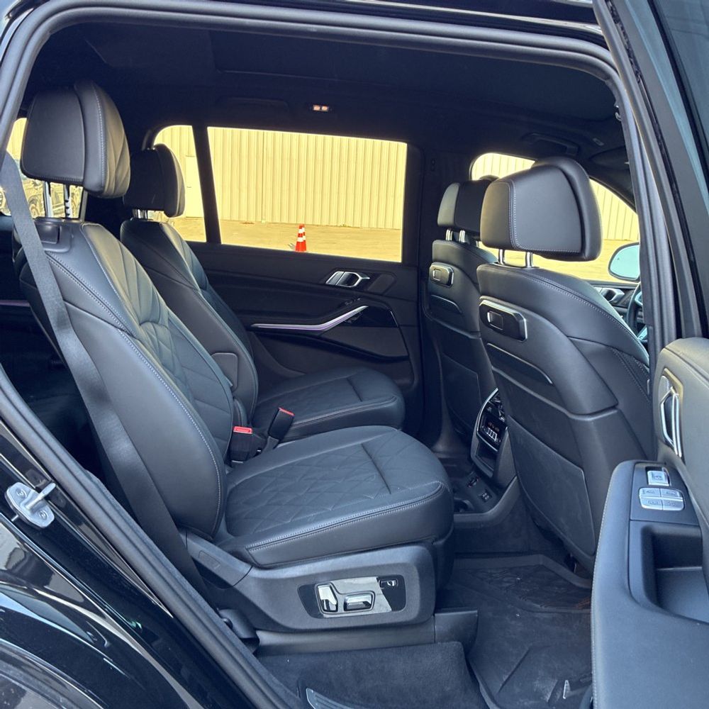2024 BMW X7 - Image 35