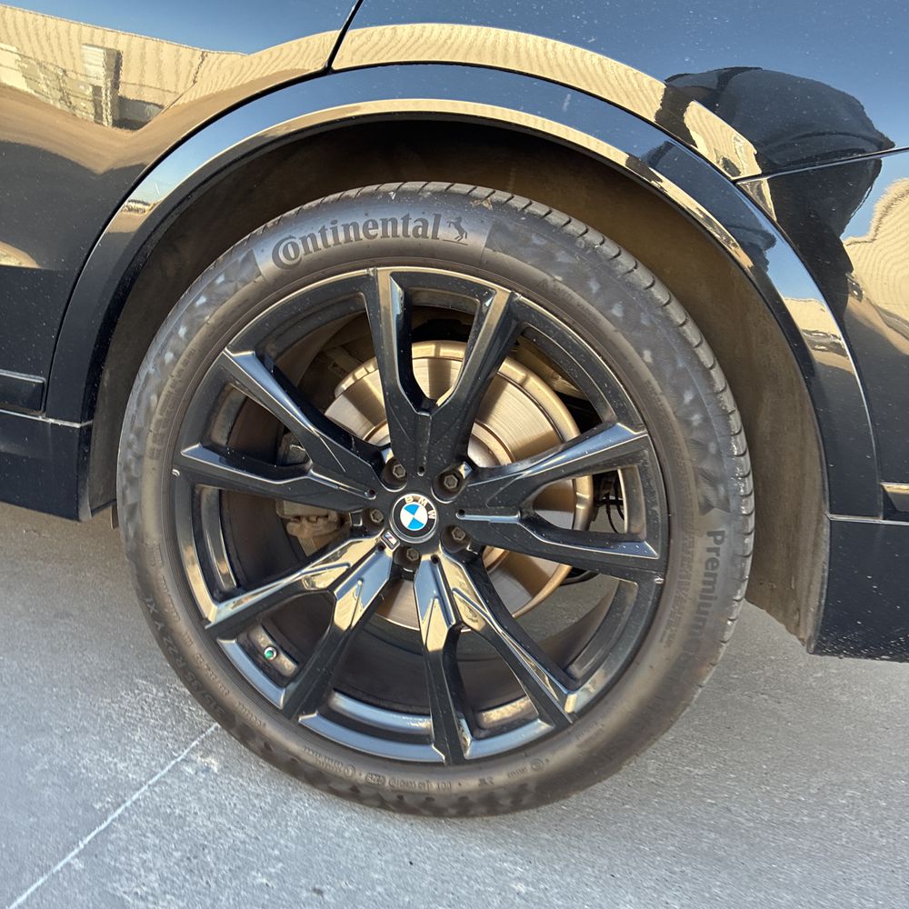2024 BMW X7 - Image 40