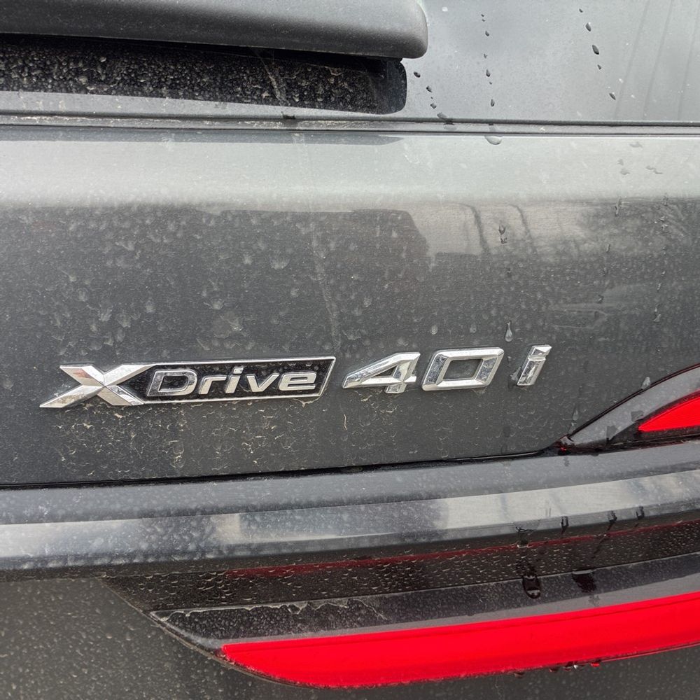 2025 BMW X7 - Image 6