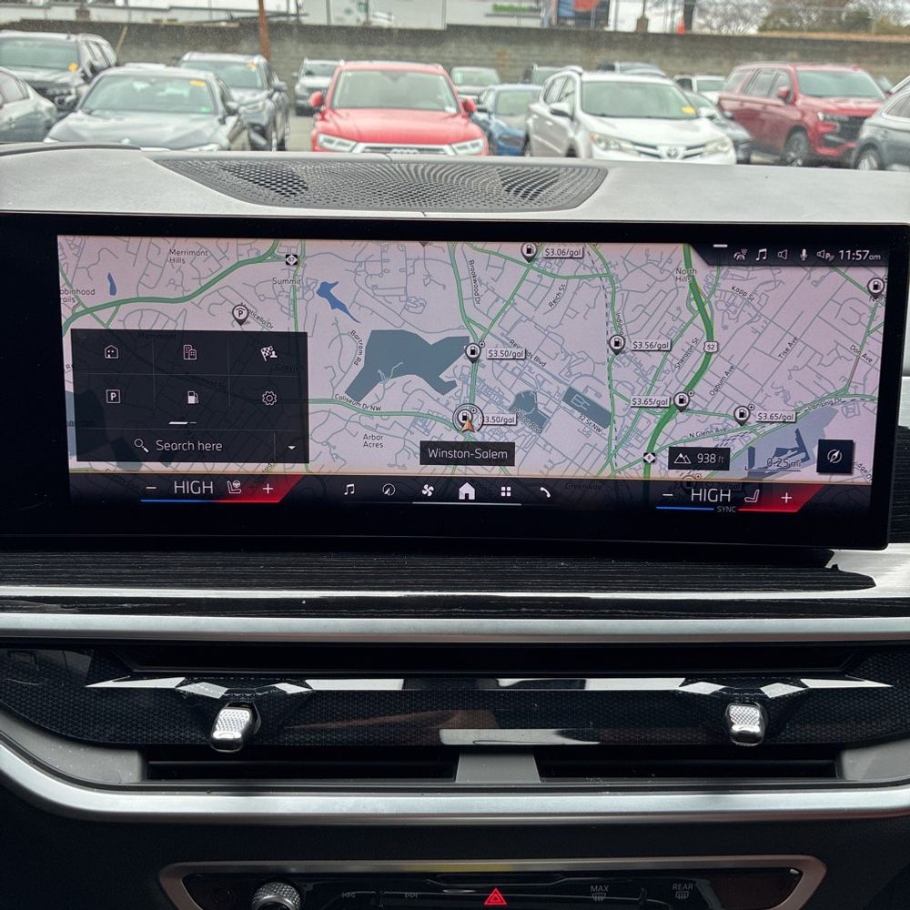 2025 BMW X7 - Image 20