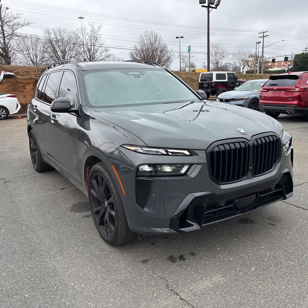 2025 BMW X7 - Image 49