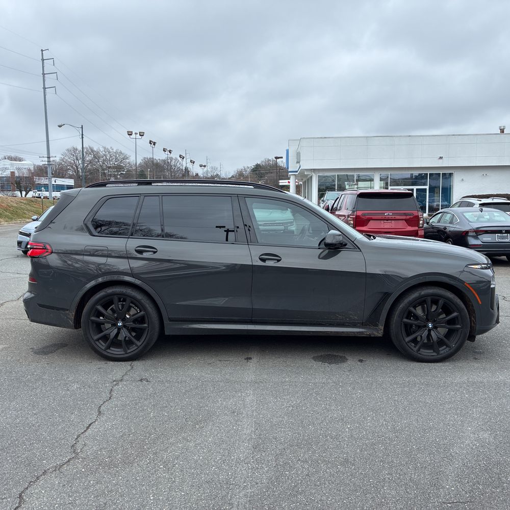 2025 BMW X7 - Image 50