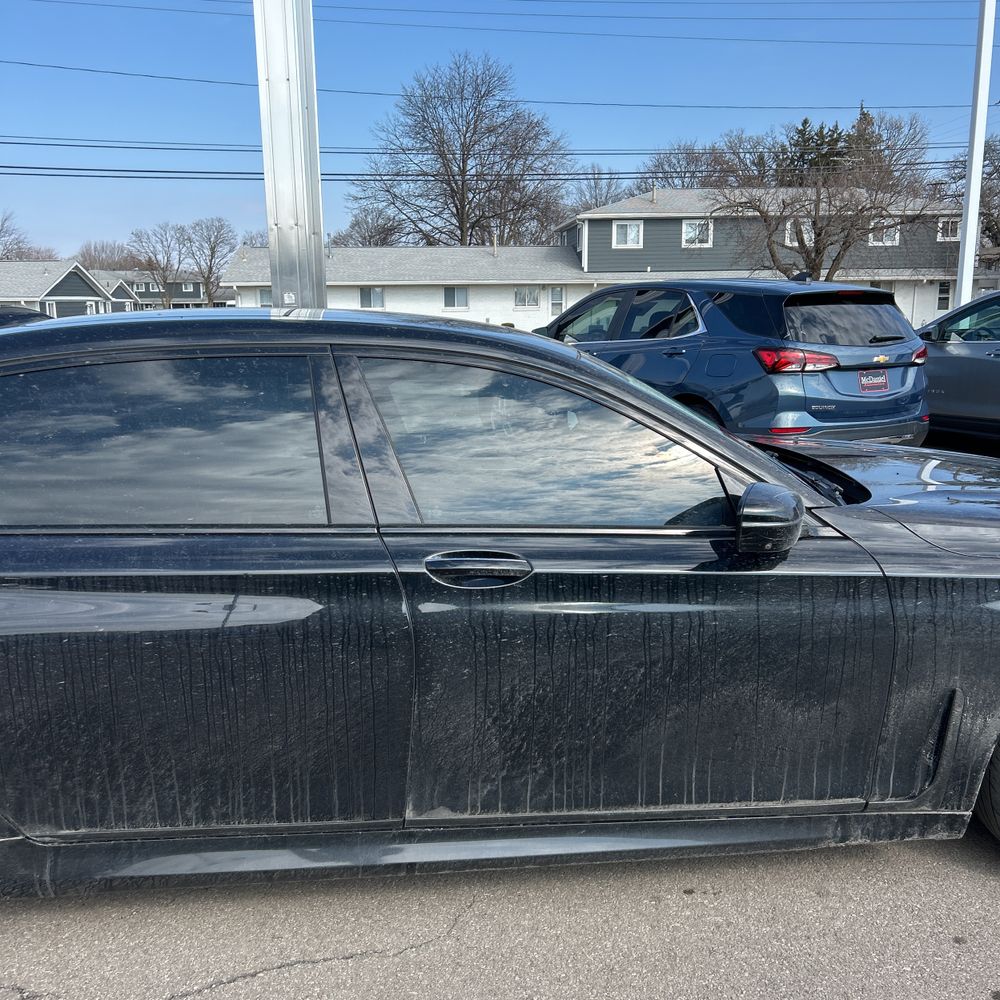 2021 BMW 750i - Image 5
