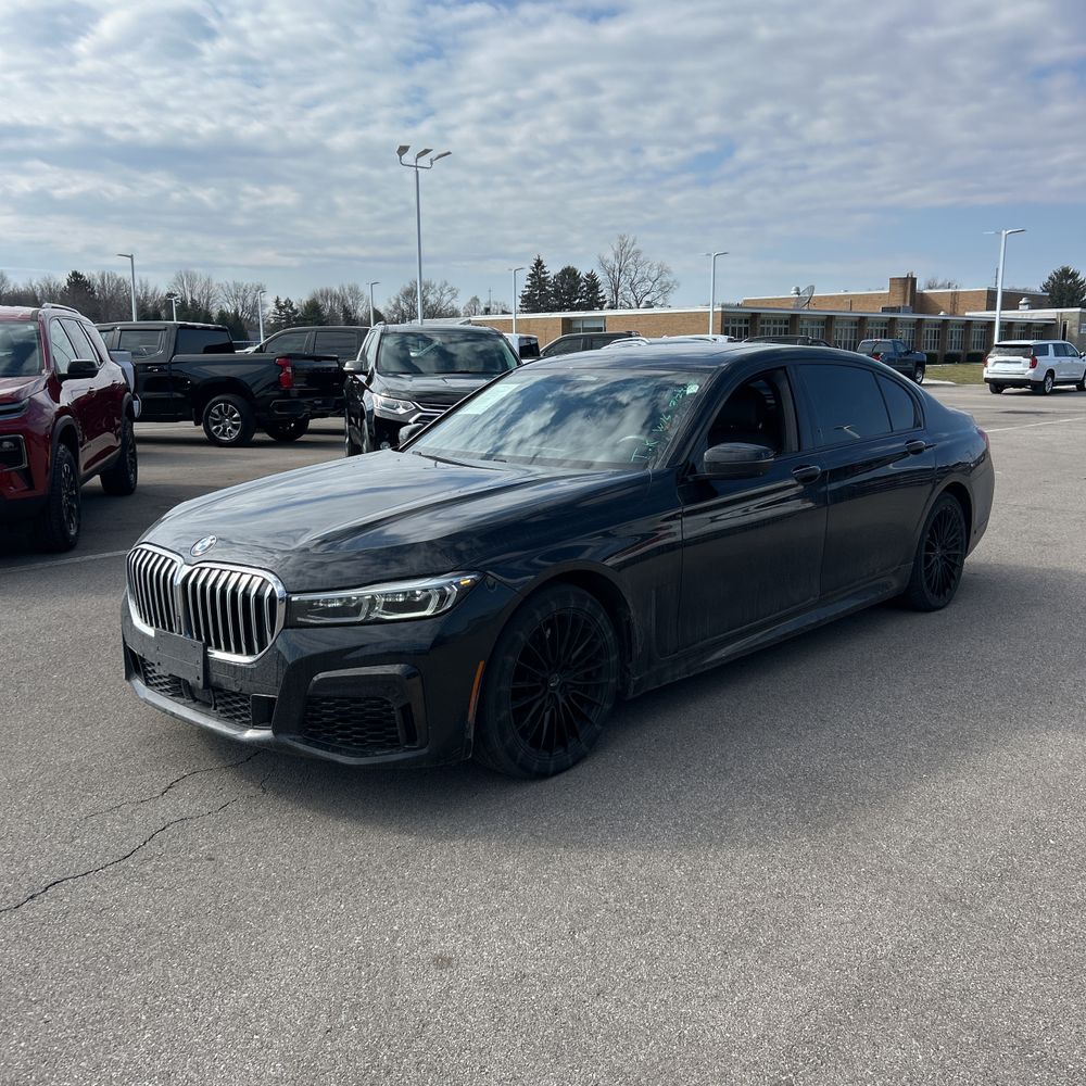 2021 BMW 750i
