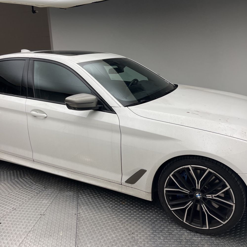 2023 BMW M550 - Image 11