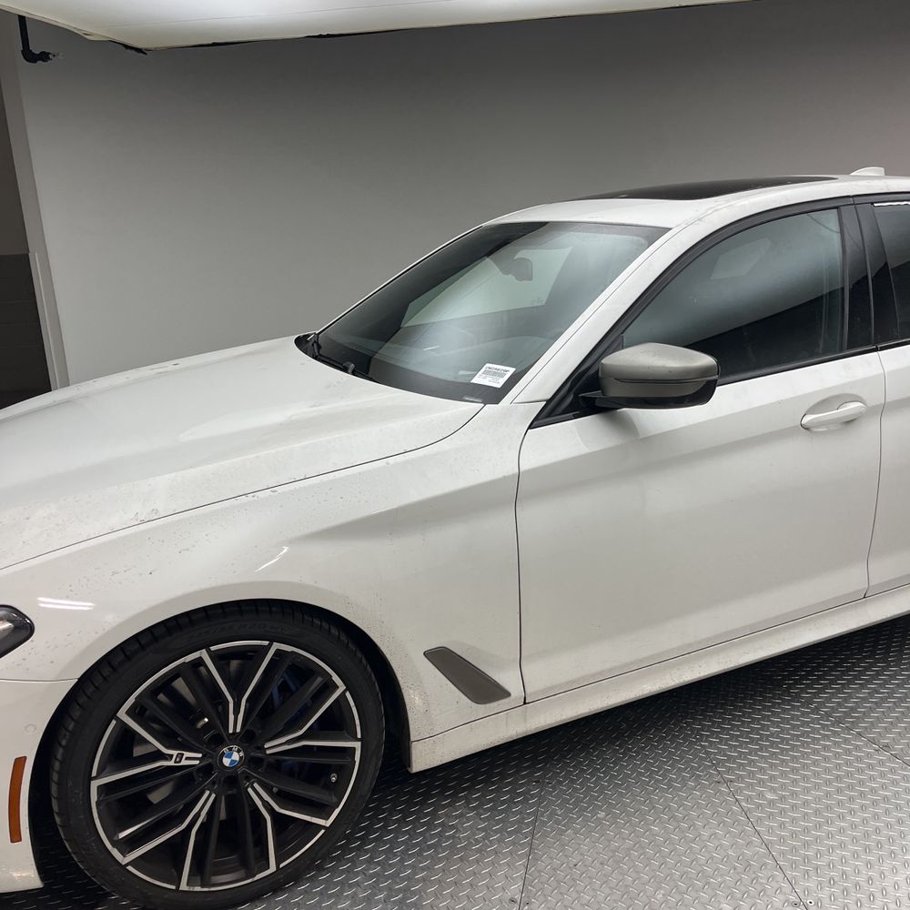 2023 BMW M550 - Image 12