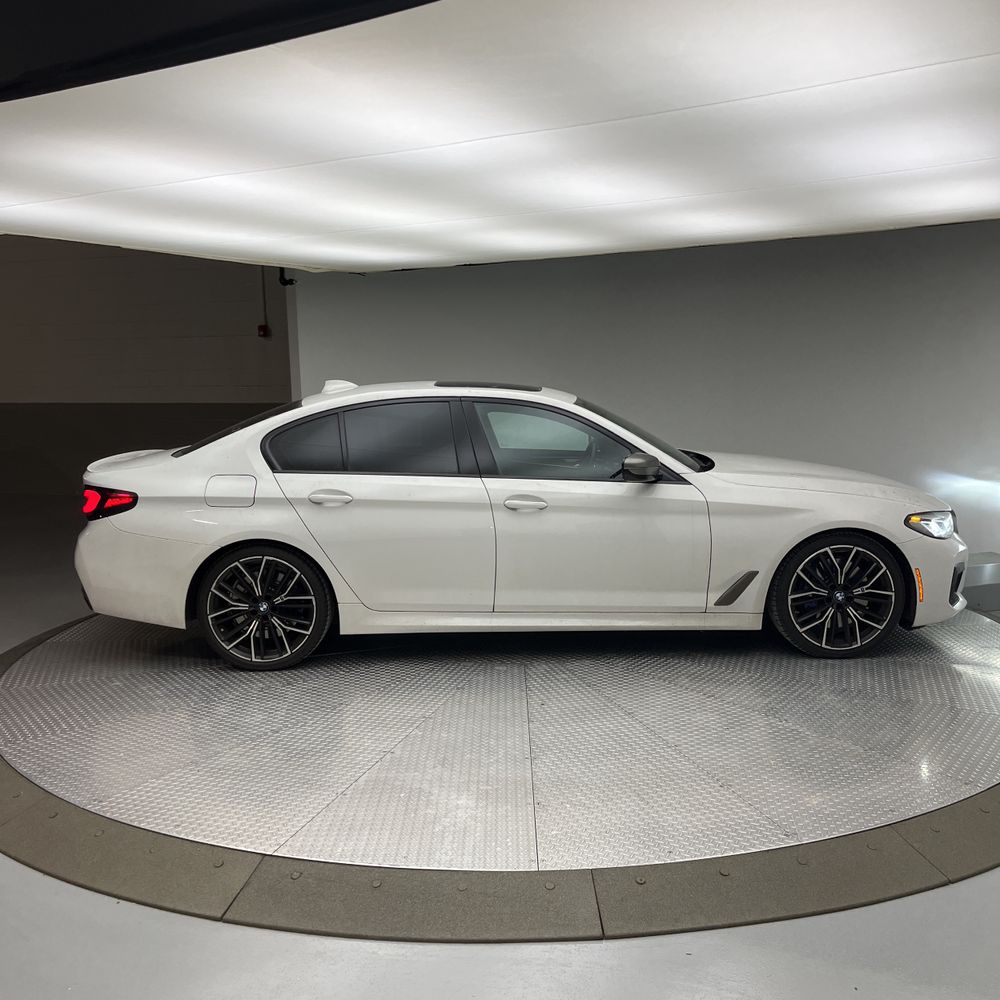 2023 BMW M550 - Image 17