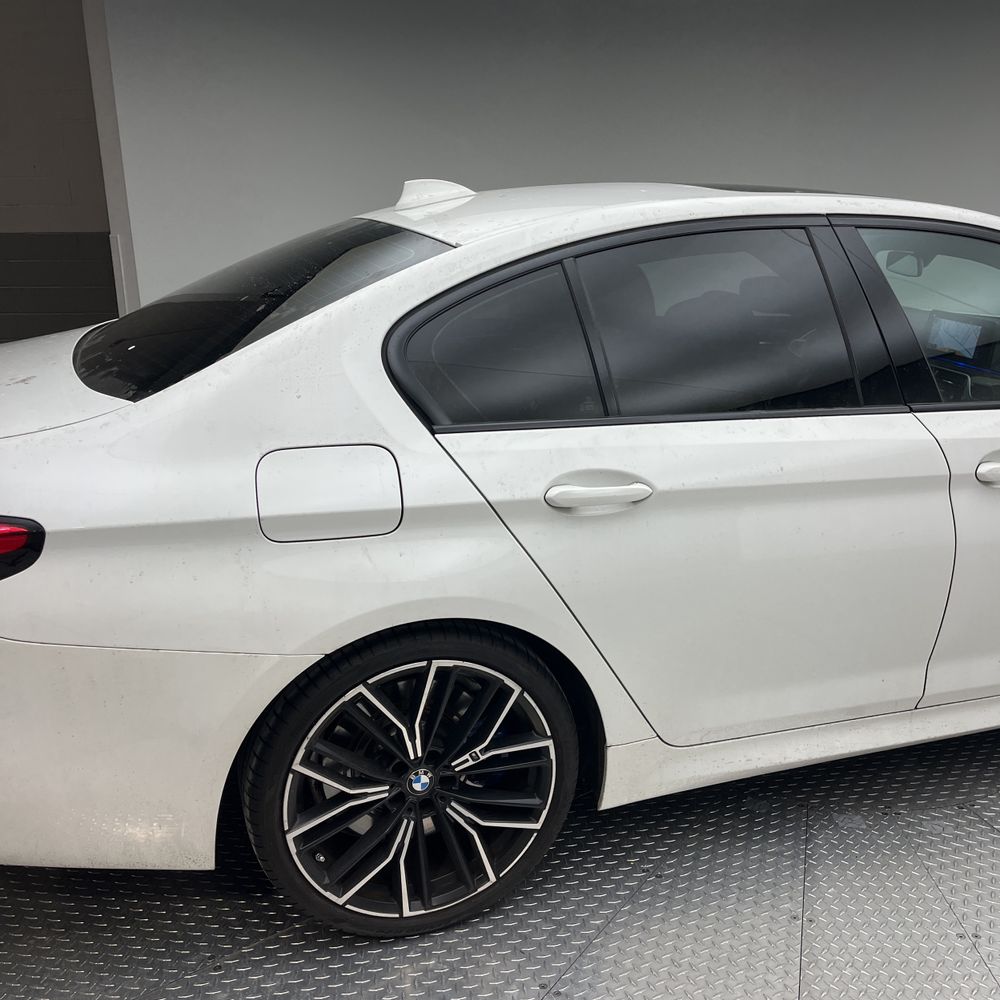 2023 BMW M550 - Image 24