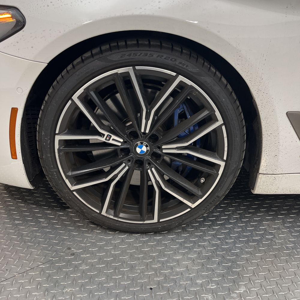 2023 BMW M550 - Image 27