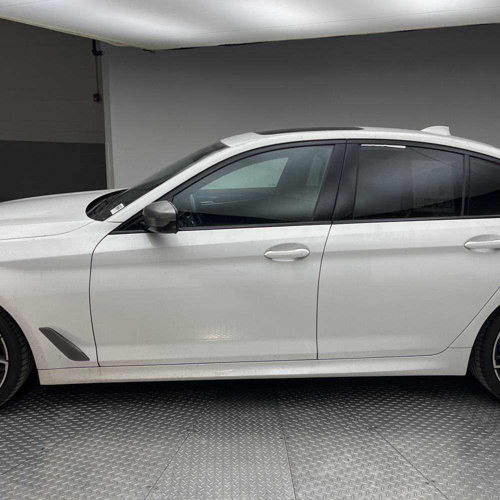 2023 BMW M550 - Image 30